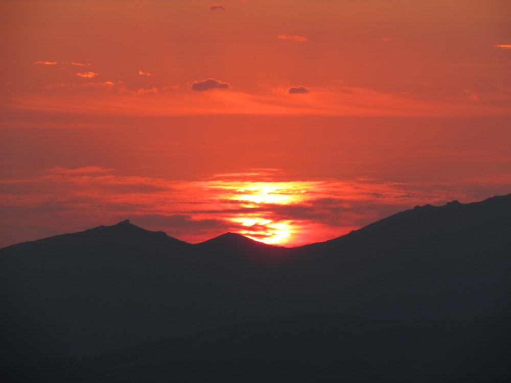 silhouette photography of mountain