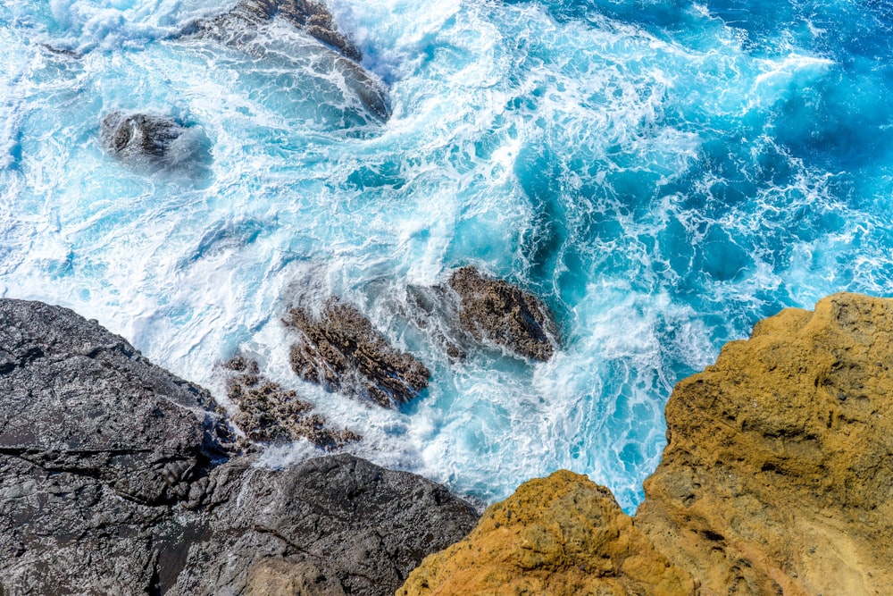 seawaves in high angle photography