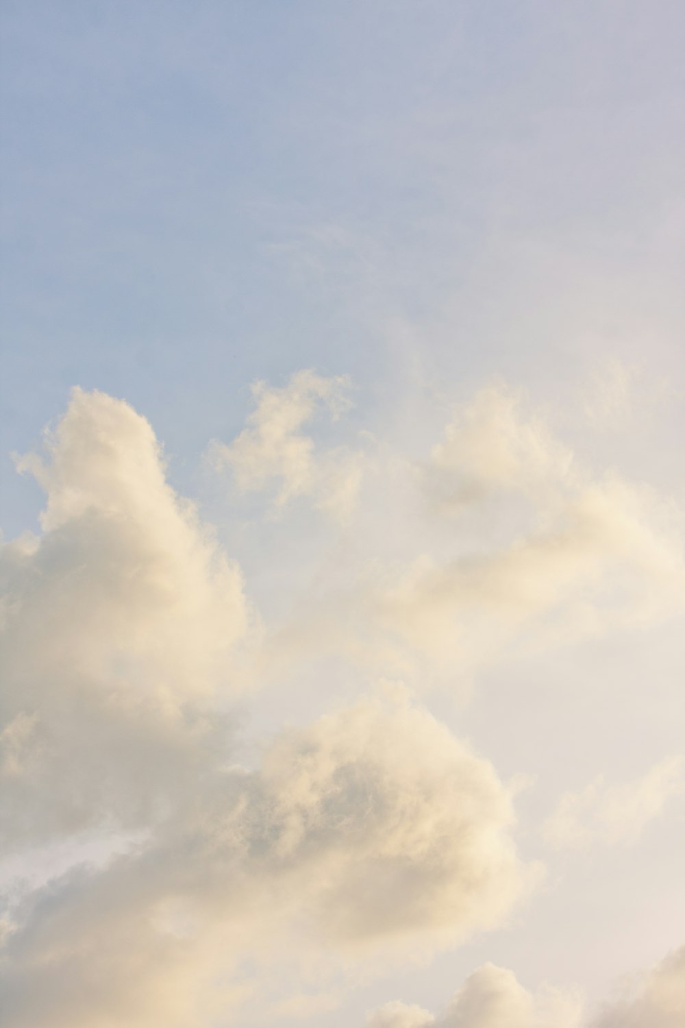 nuages blancs