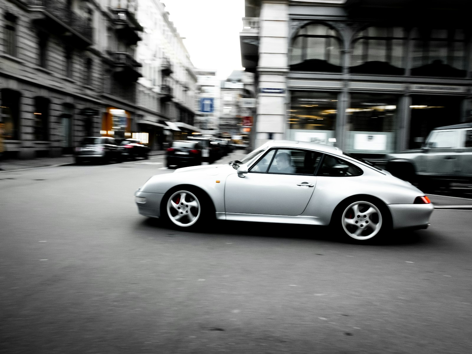 Fujifilm X20 sample photo. Silver coupe at street photography