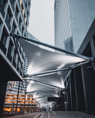 gray concrete buiding