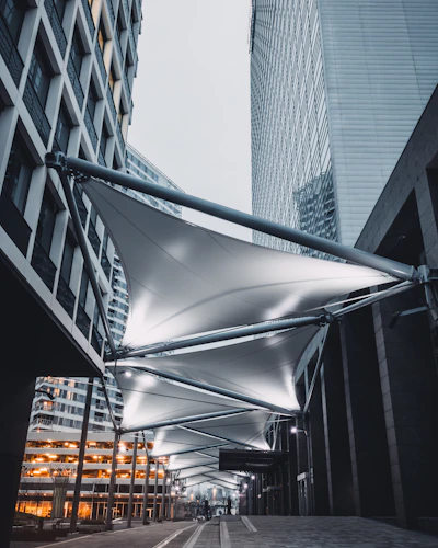 gray concrete buiding