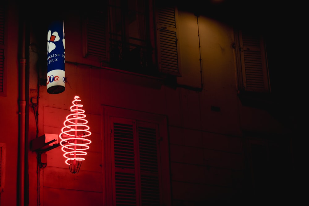 decoración callejera de luz de neón rosa