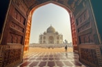 people near TAj Mahal