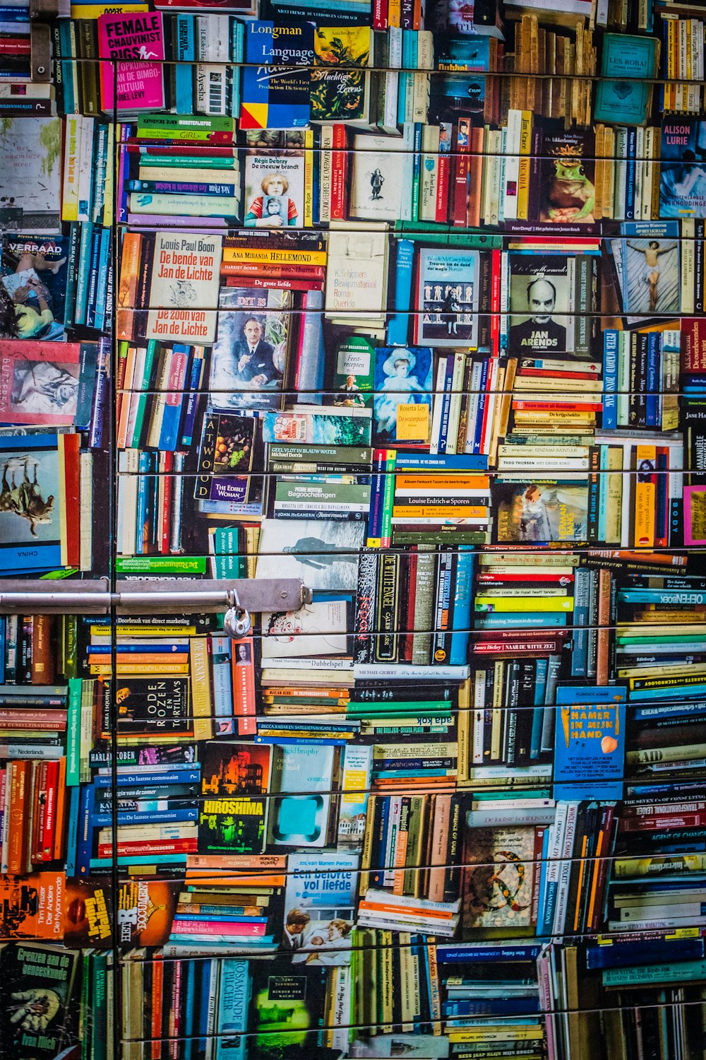 Decoración de pared de libros