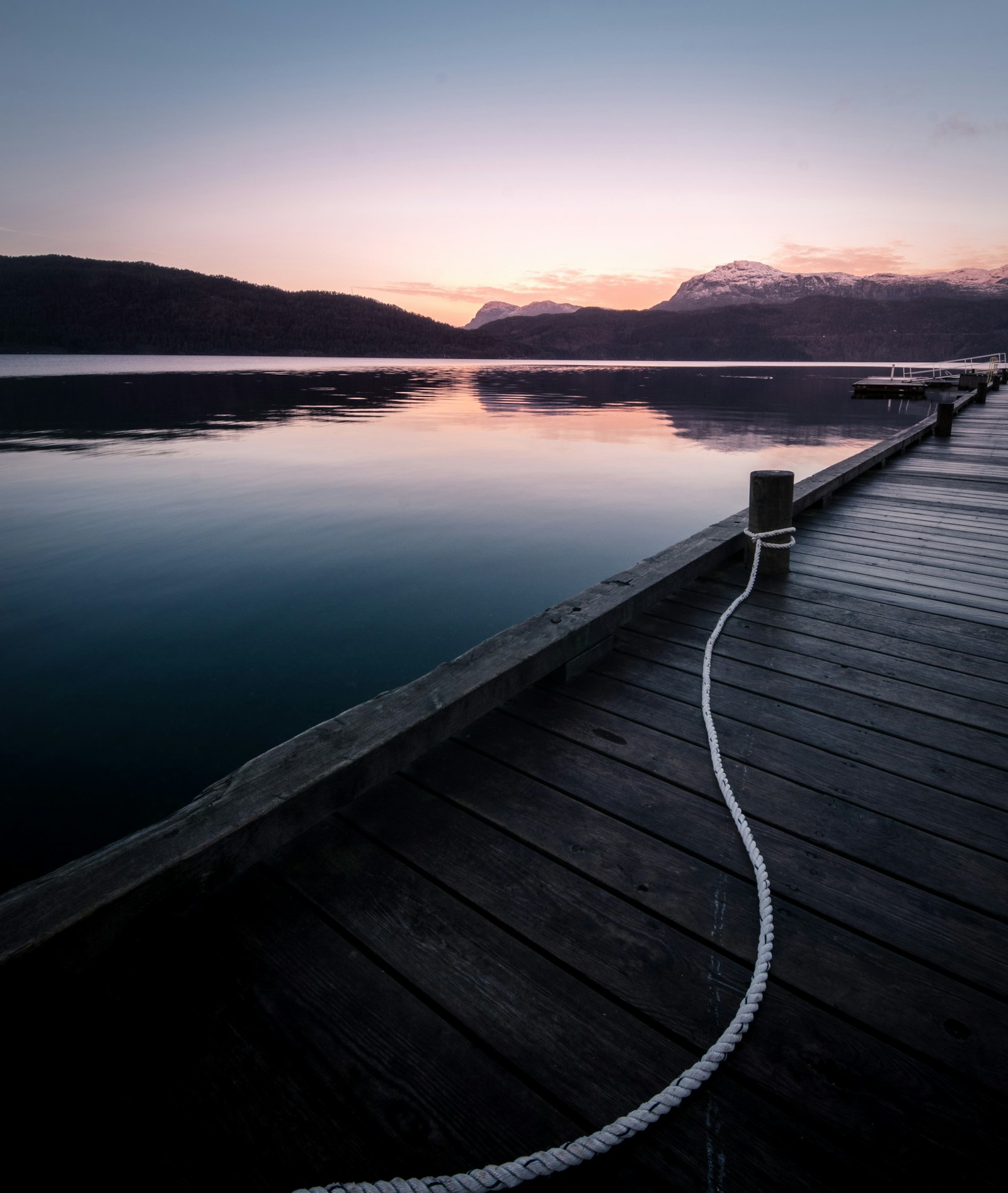 Sigma 8-16mm F4.5-5.6 DC HSM sample photo. Body of water photography