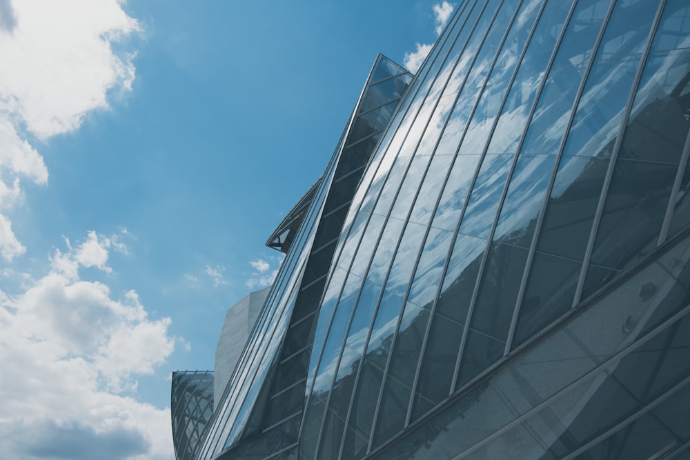 a very tall building with a sky in the background