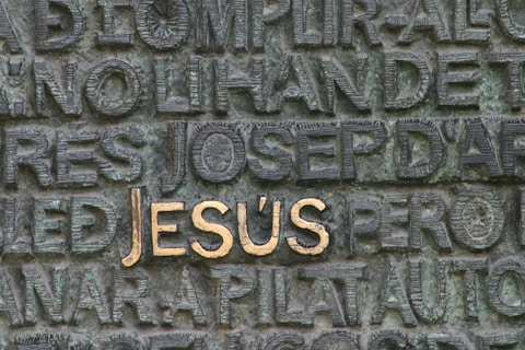 Jesus engrave text