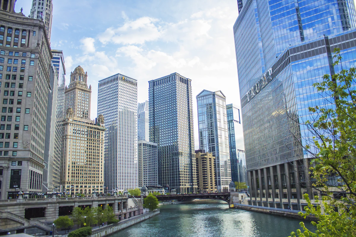 Chicago skyline along the Chicago River