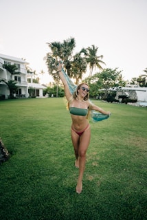 femme de bikini vert onlyfans