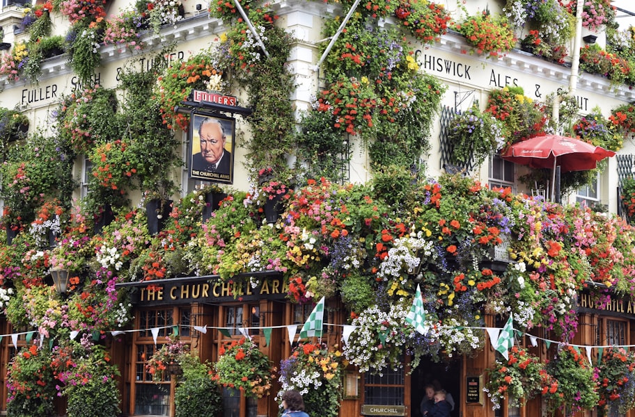 Best Pubs in London: A Neighborhood Guide