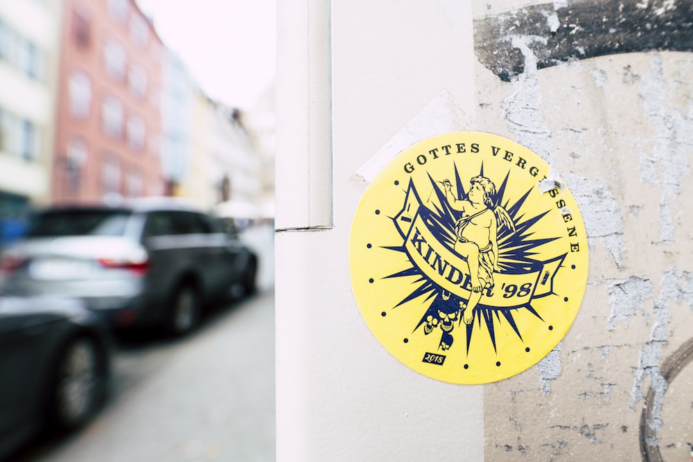 Gottes Vergessene sticker on wall