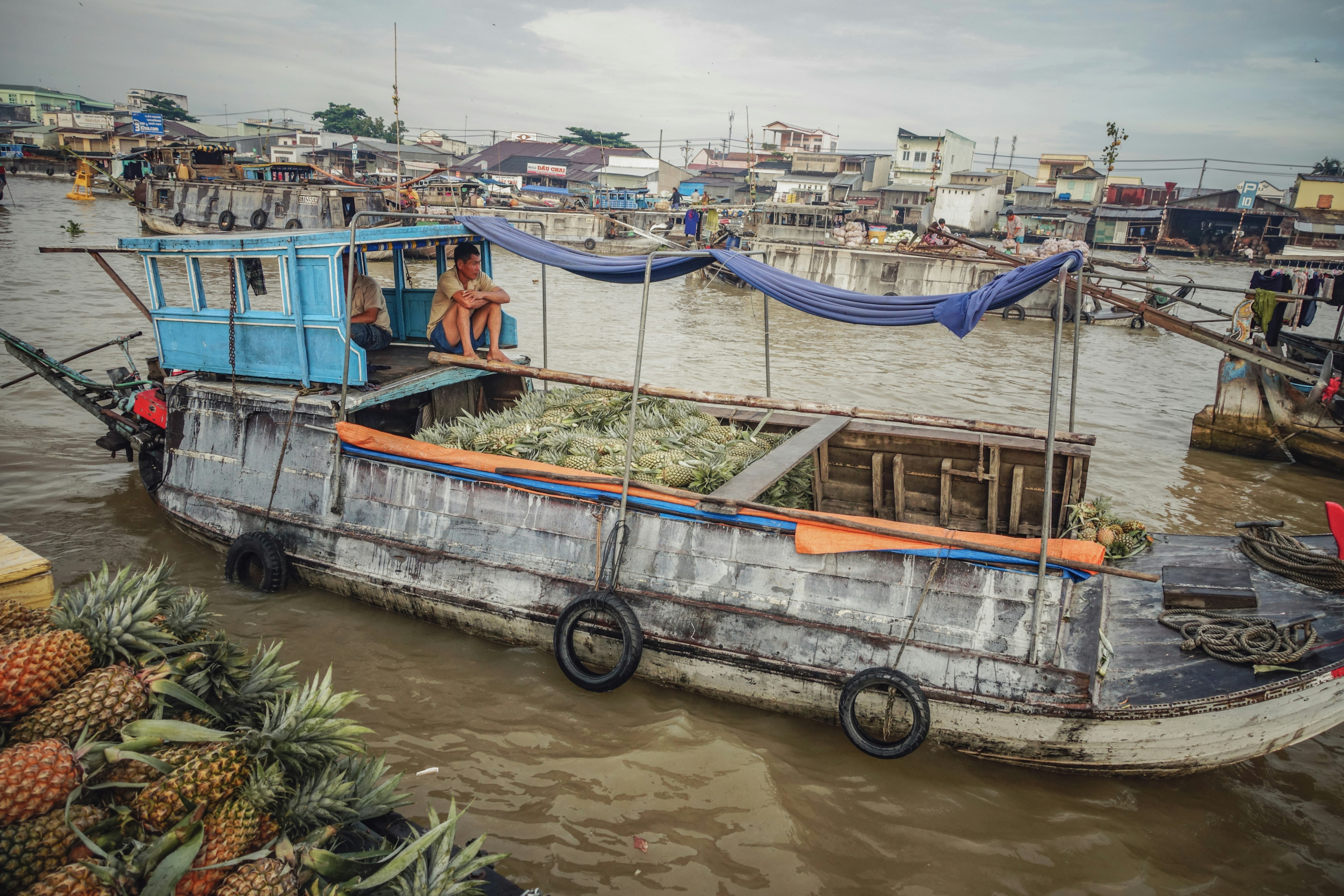 Exploring the Floating Markets of Barishal A Local Perspective