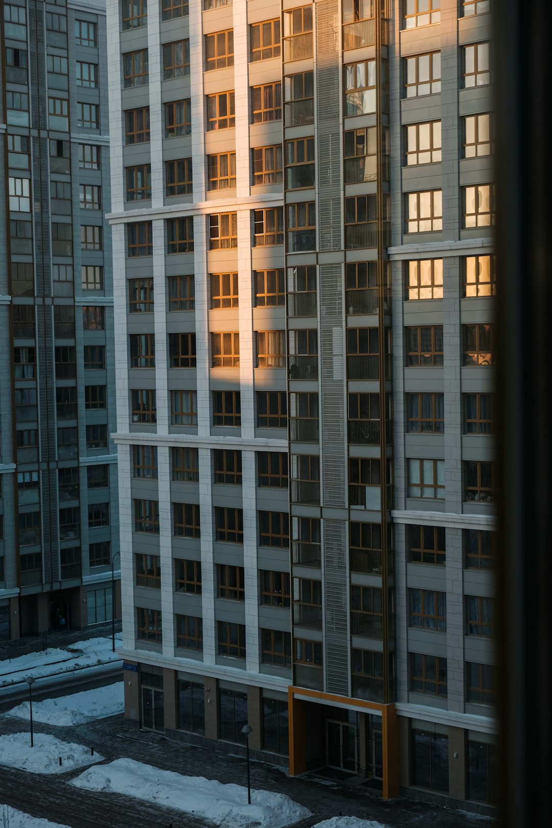 gray multi-storey building during daytime