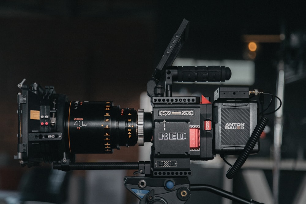 nero e grigio Videocamera professionale rossa