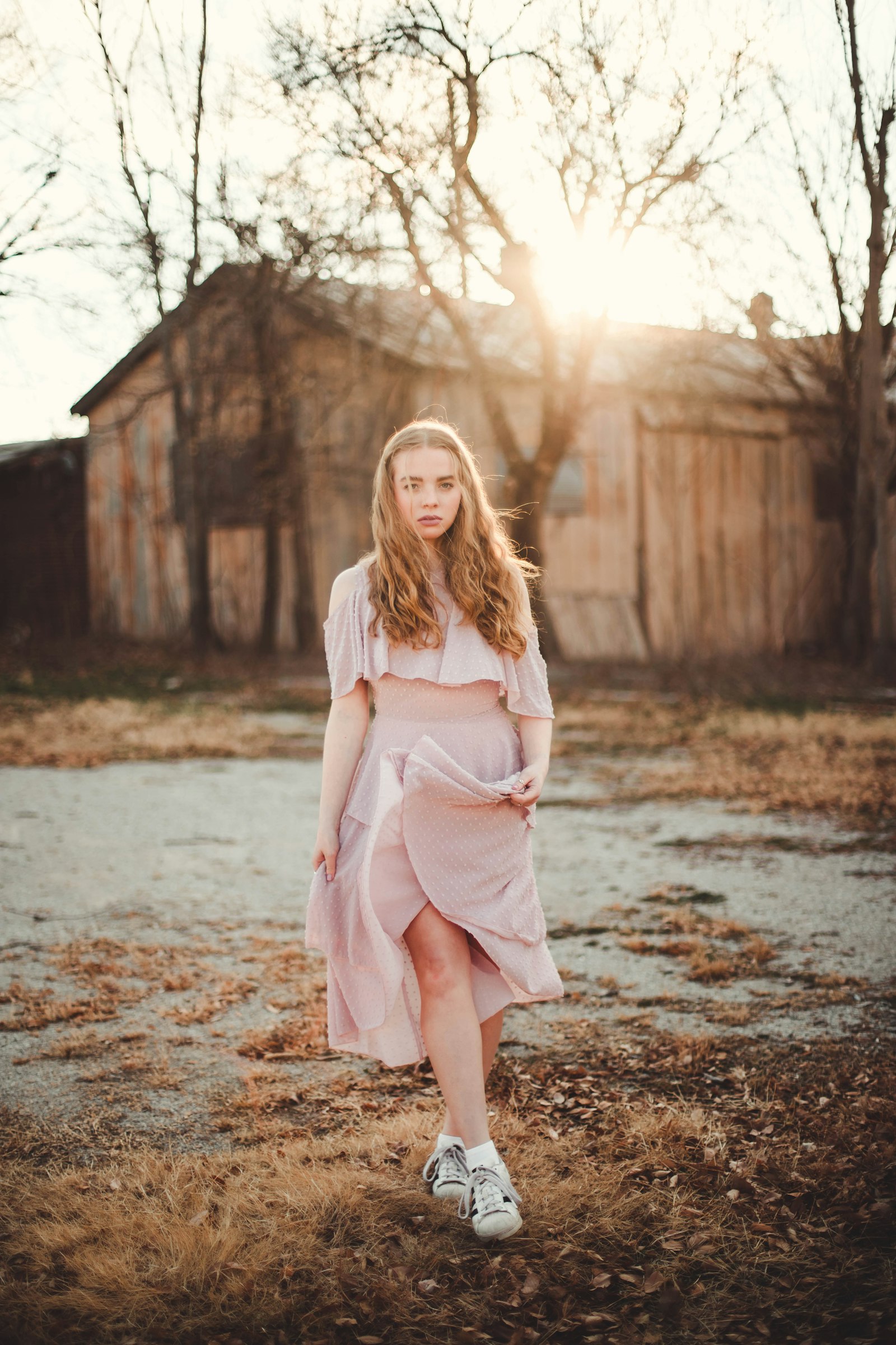 Canon EOS 6D Mark II + Canon EF 50mm F1.4 USM sample photo. Woman in white crop photography