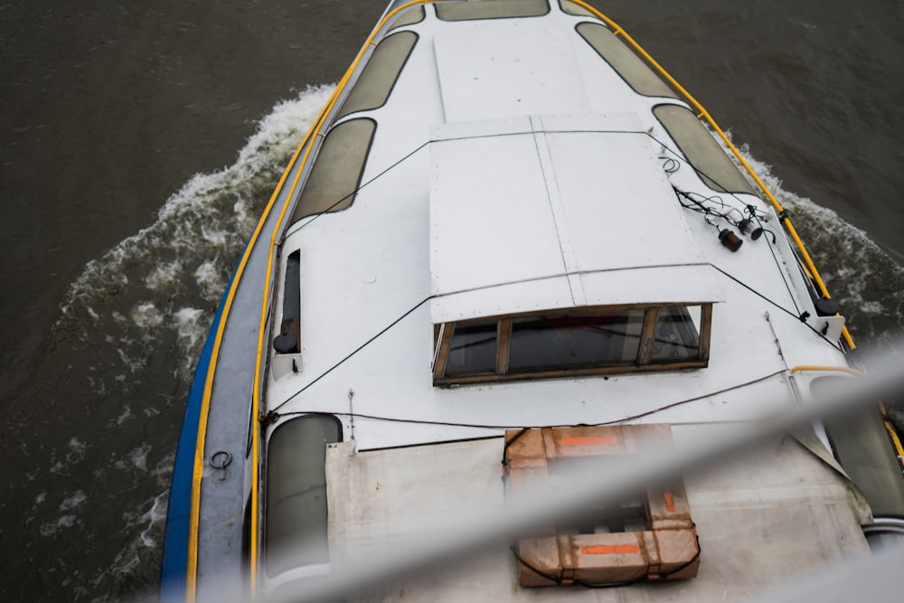 white and gray speedboat