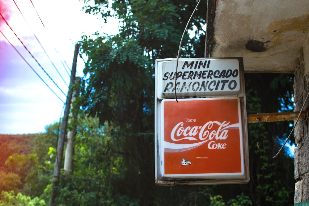 Signalétique Coca-Cola sur la photographie de mise au point