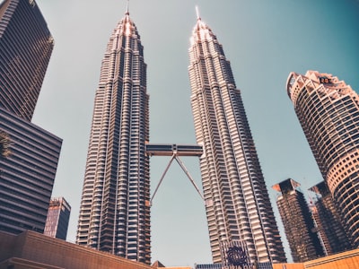 Petronas Twin Towers - Dari Simfoni Lake, Malaysia