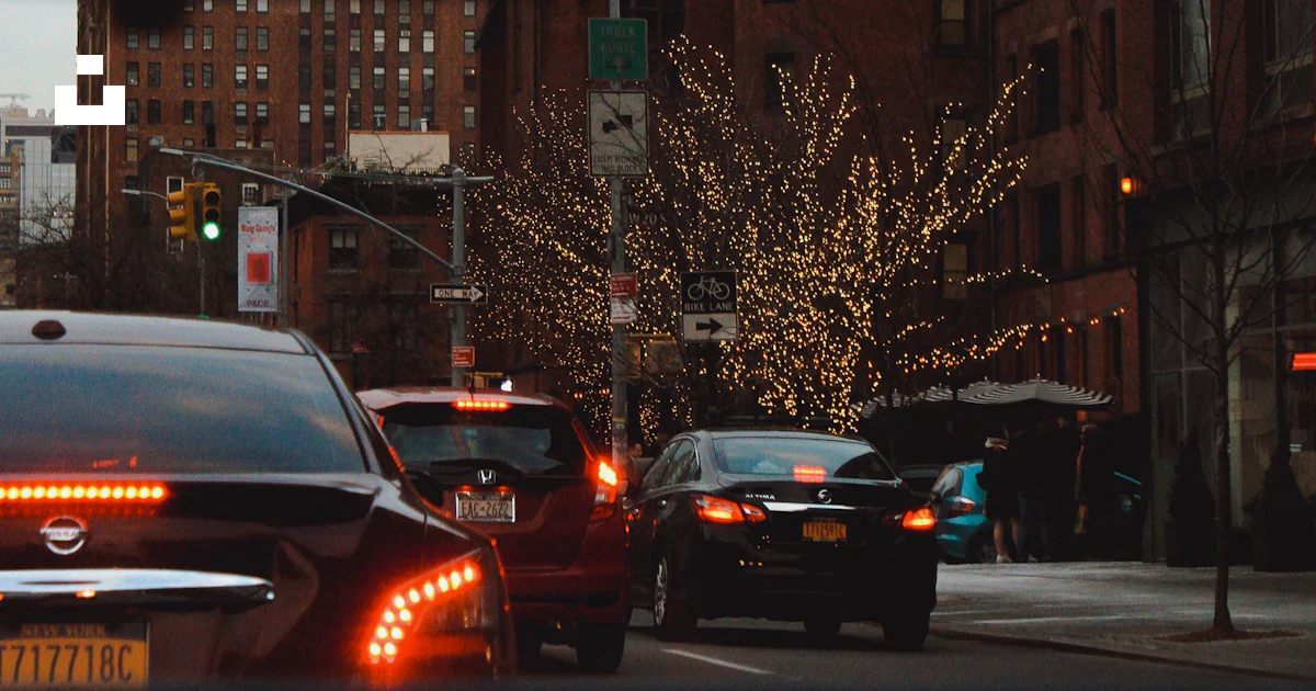 Vehicles in intersection photo – Free Car Image on Unsplash