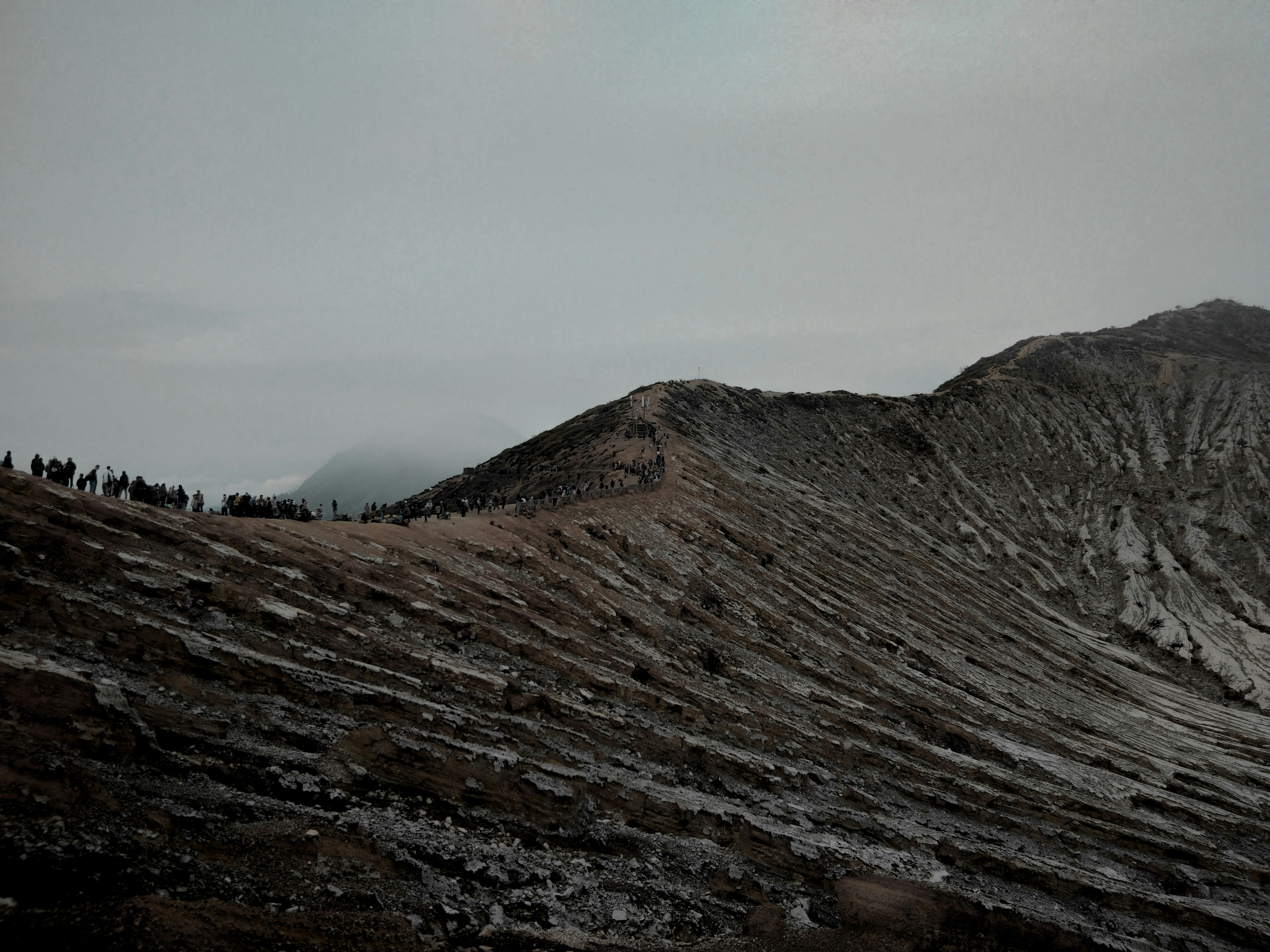 Panorama pegunungan Banyuwangi dari kawasan Ijen, tujuan akhir Kereta Blambangan Ekspres