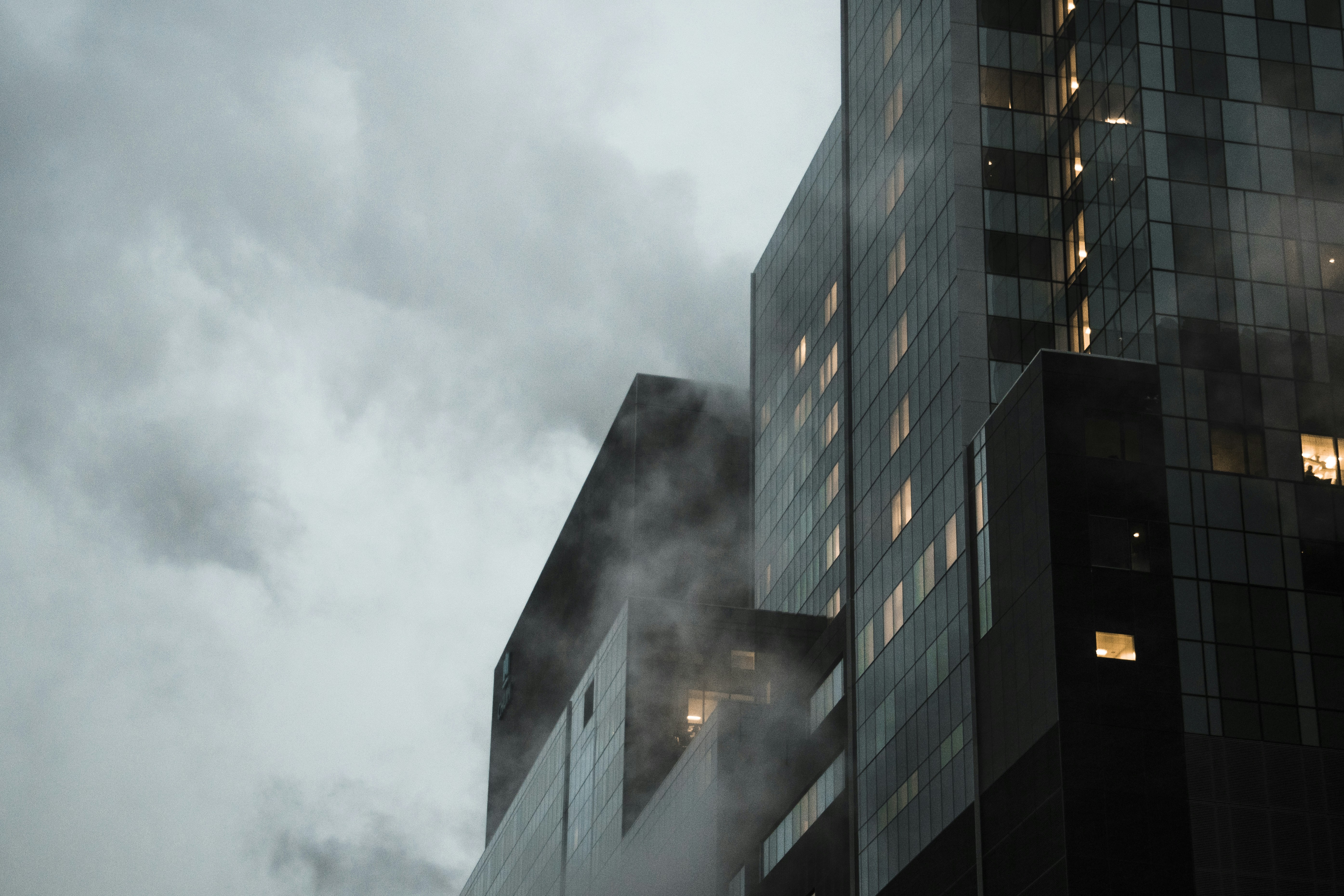 Building with white fog beside it photo – Free City Image on Unsplash
