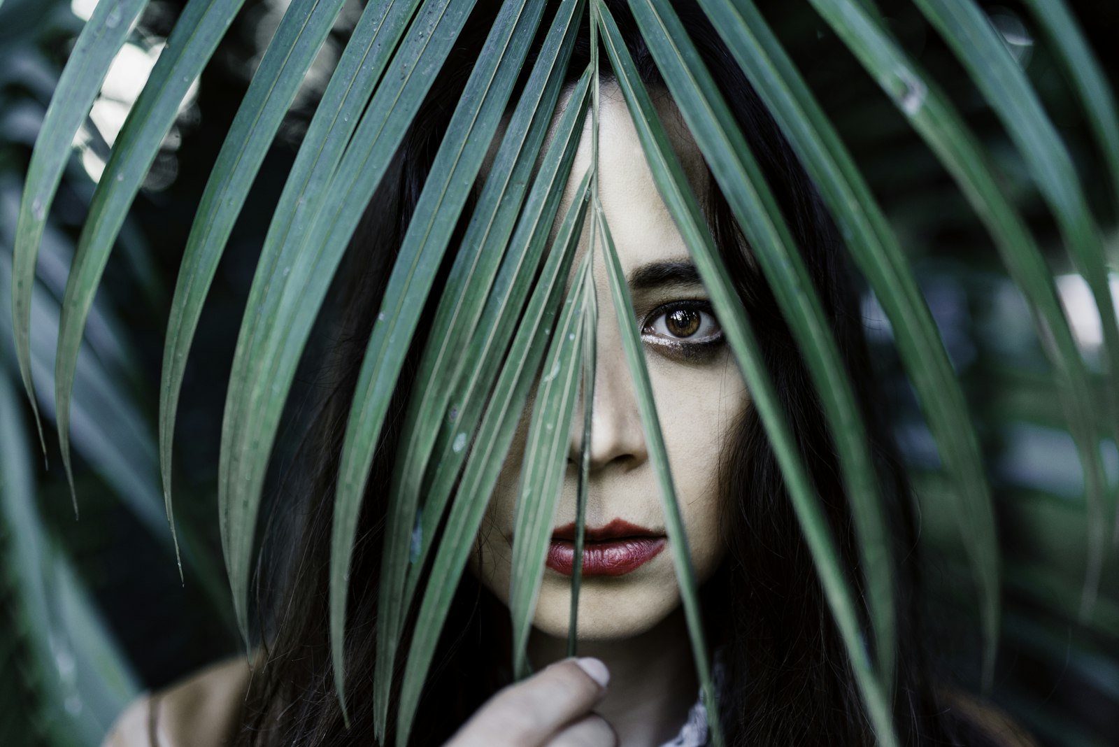 Sigma 35mm F1.4 DG HSM Art sample photo. Woman hiding on fern photography