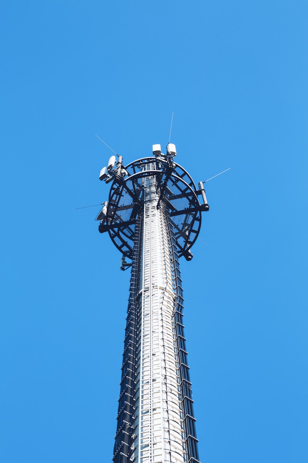 Foto de ángulo bajo de la construcción