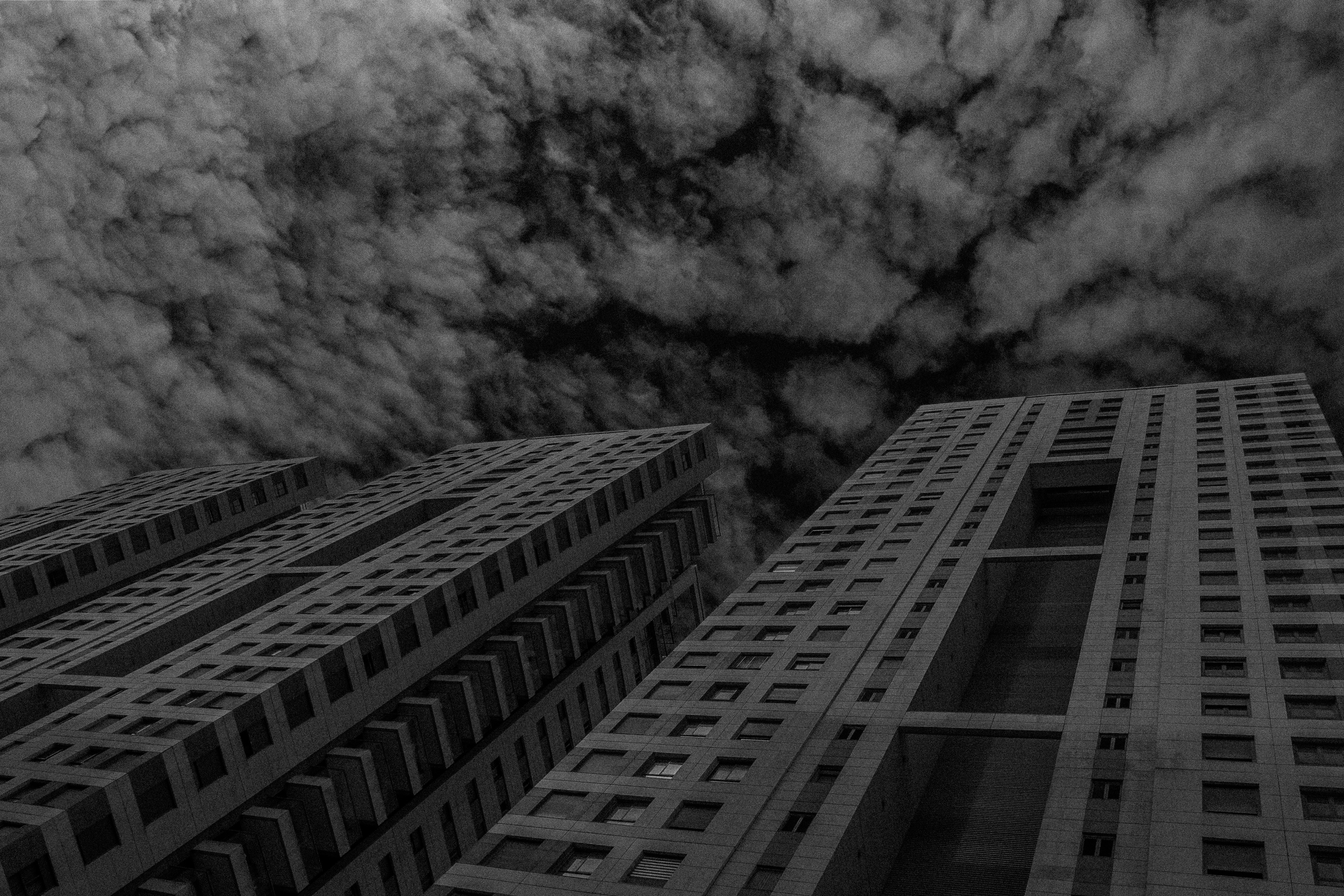 Vue en contre-plongée du bâtiment