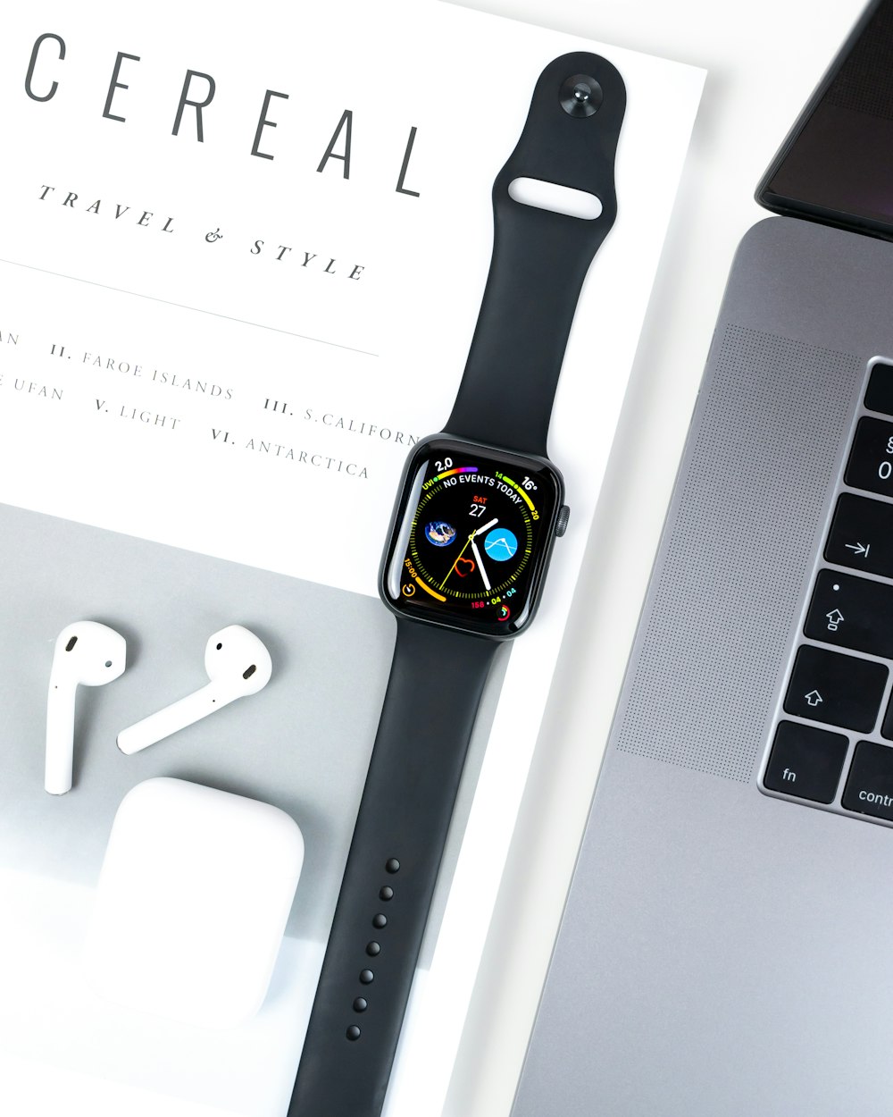 Aluminiumgehäuse Apple Watch schwarzes Sportarmband