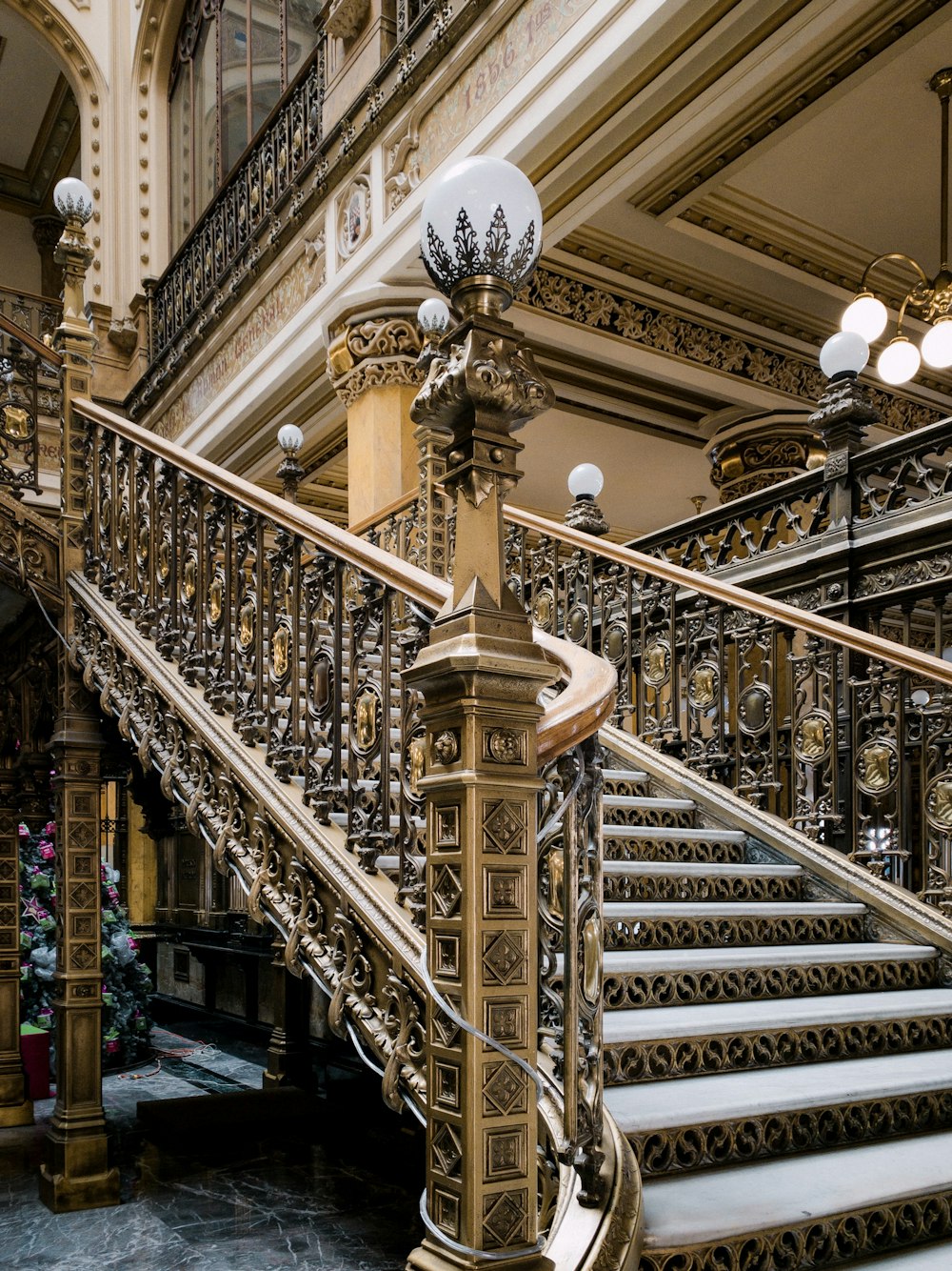 brown wooden stair rail