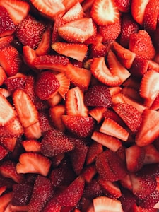 sliced strawberries