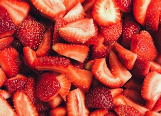 sliced strawberries