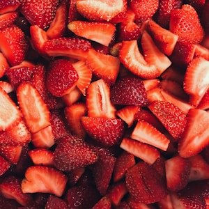 sliced strawberries