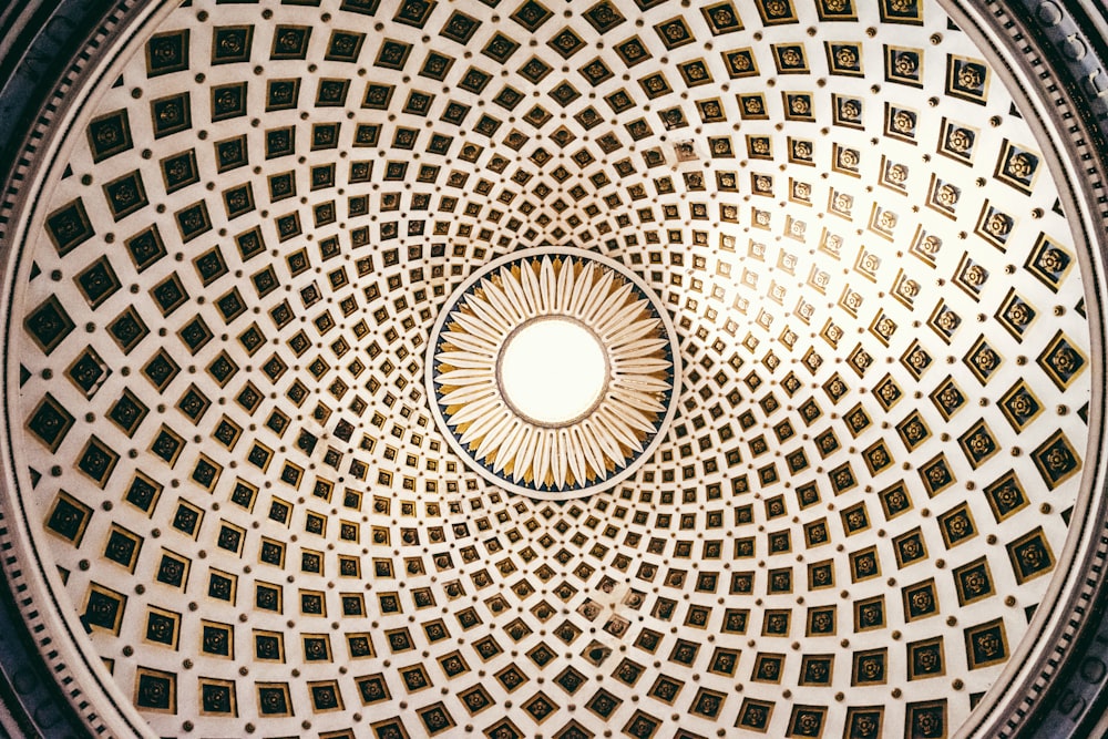 ilustração marrom e cinza do edifício da cúpula
