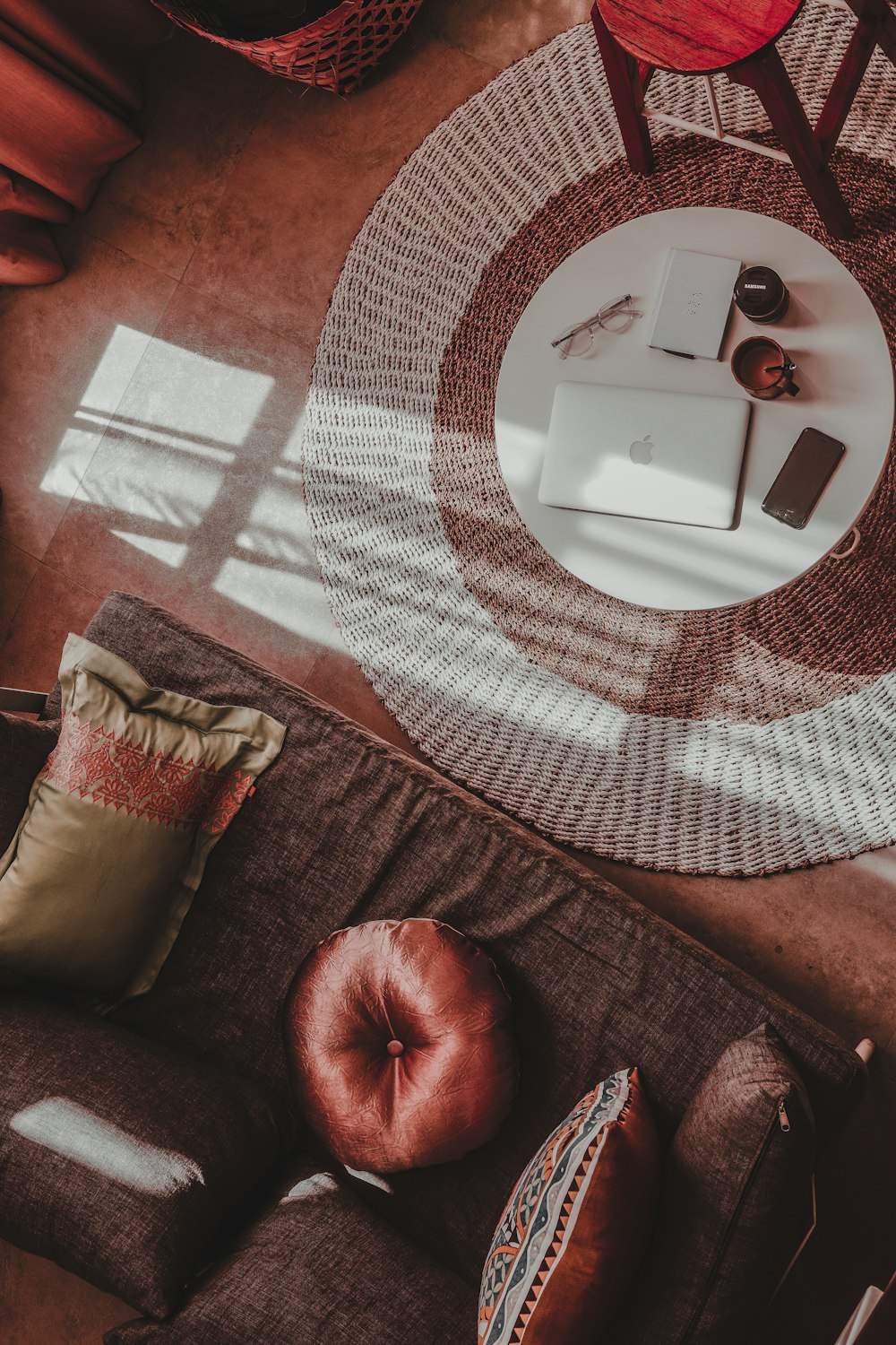 round gray and black area rug