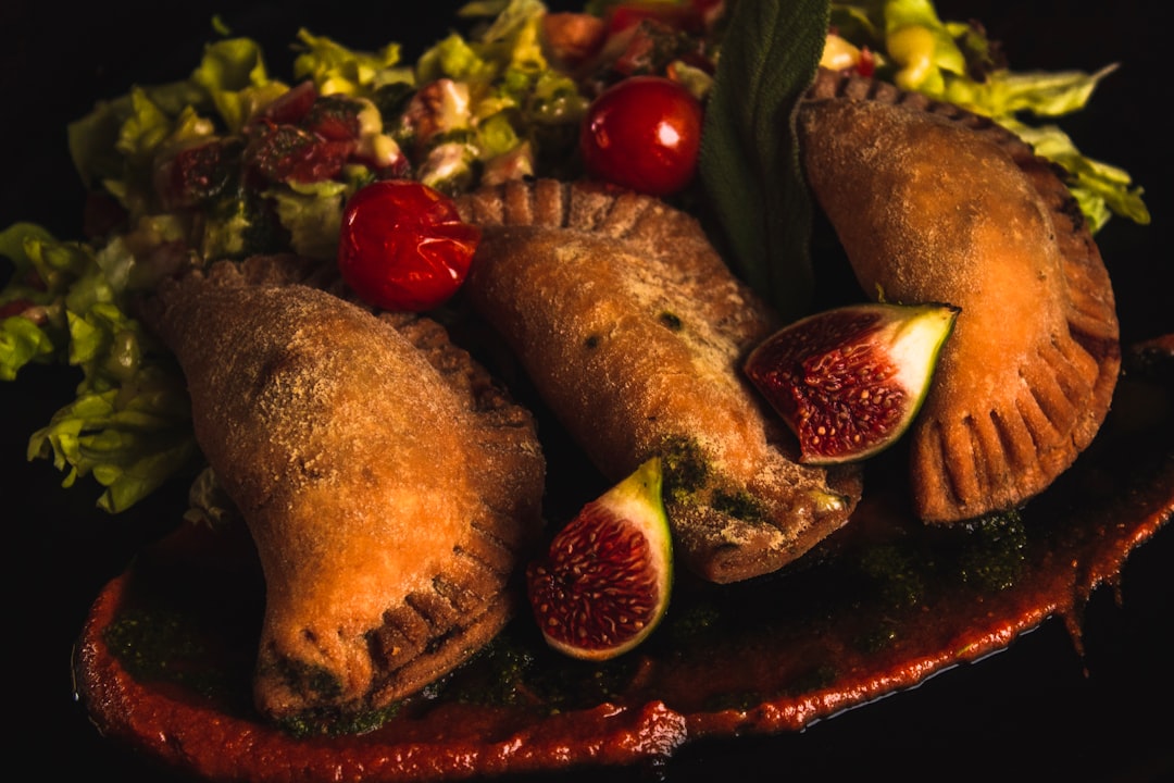 Traditionelles albanisches Gericht mit frischen Zutaten