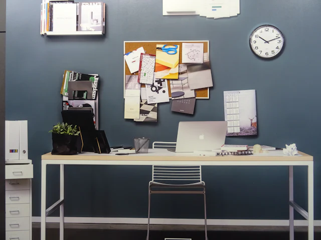 Simple Work Cabin — commercial manager cabin interior design