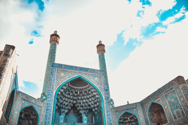 10-Day Iran Budget Backpacking Itinerary