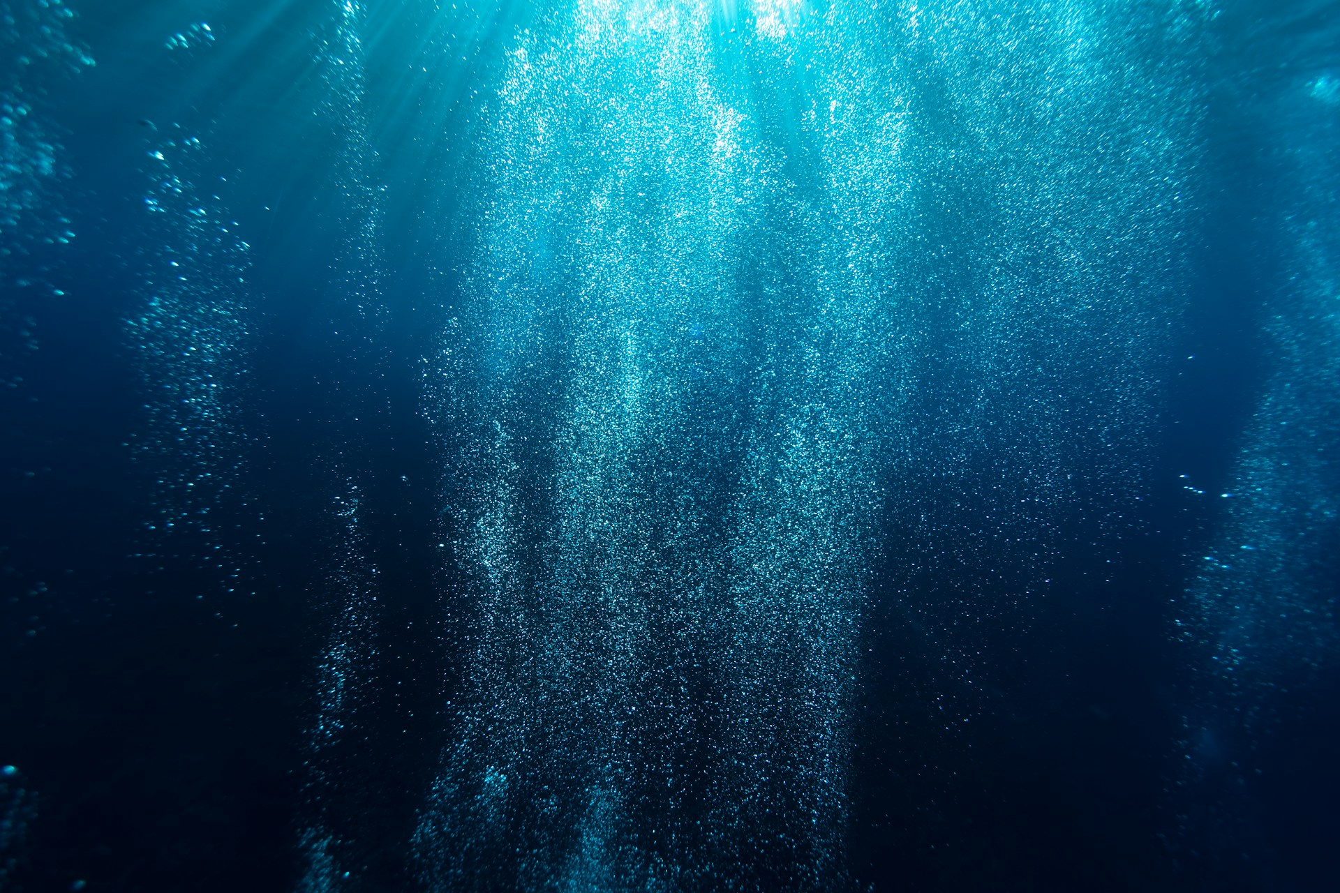 photography of blue water