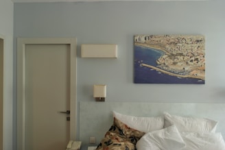 A tidy bedroom showcasing hauzz's attention to detail.