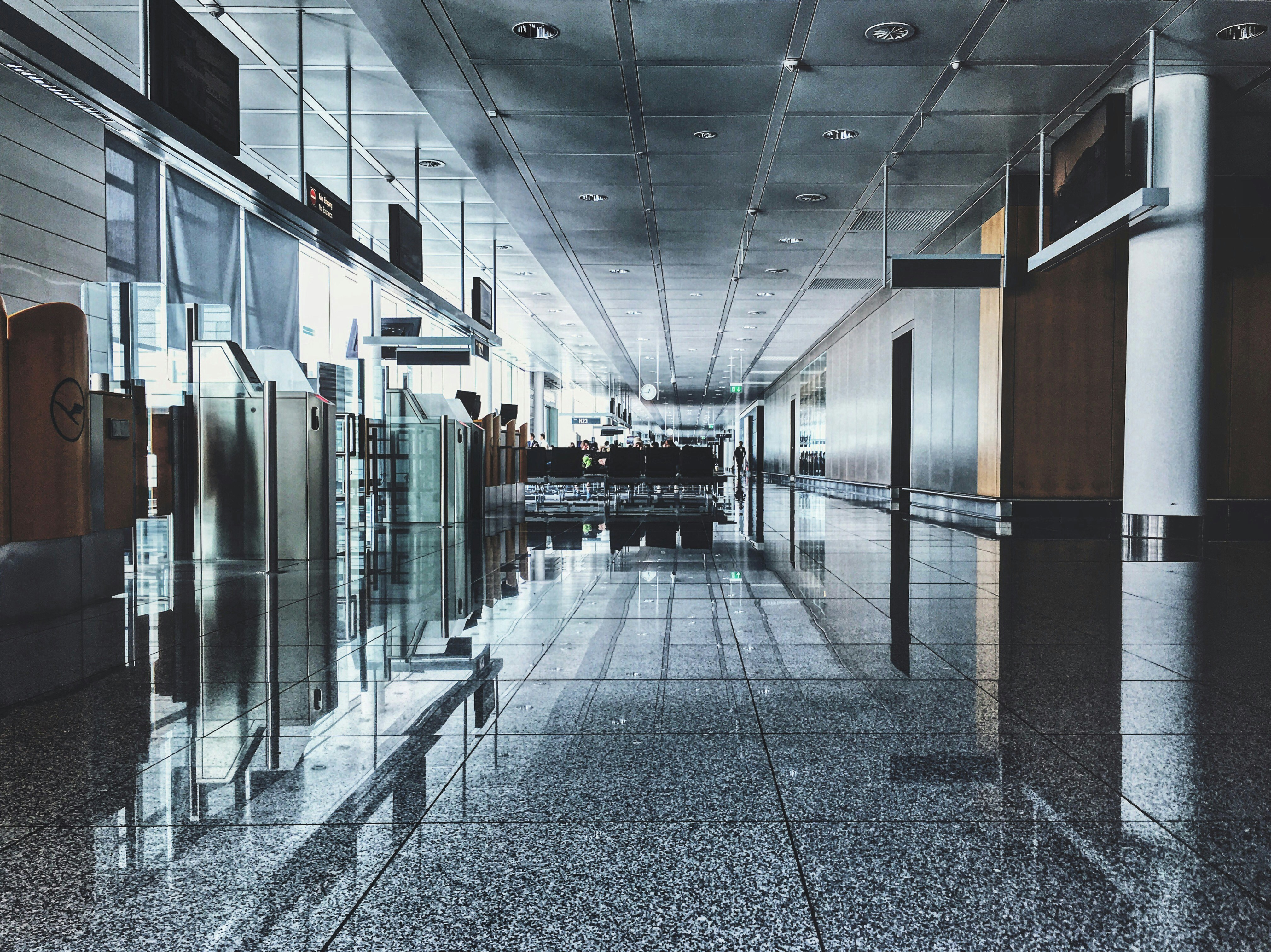gray marble tiles, Lost in an airport
