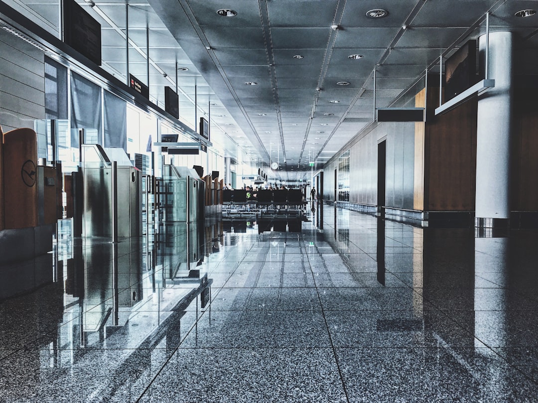gray marble tiles, Lost in an airport