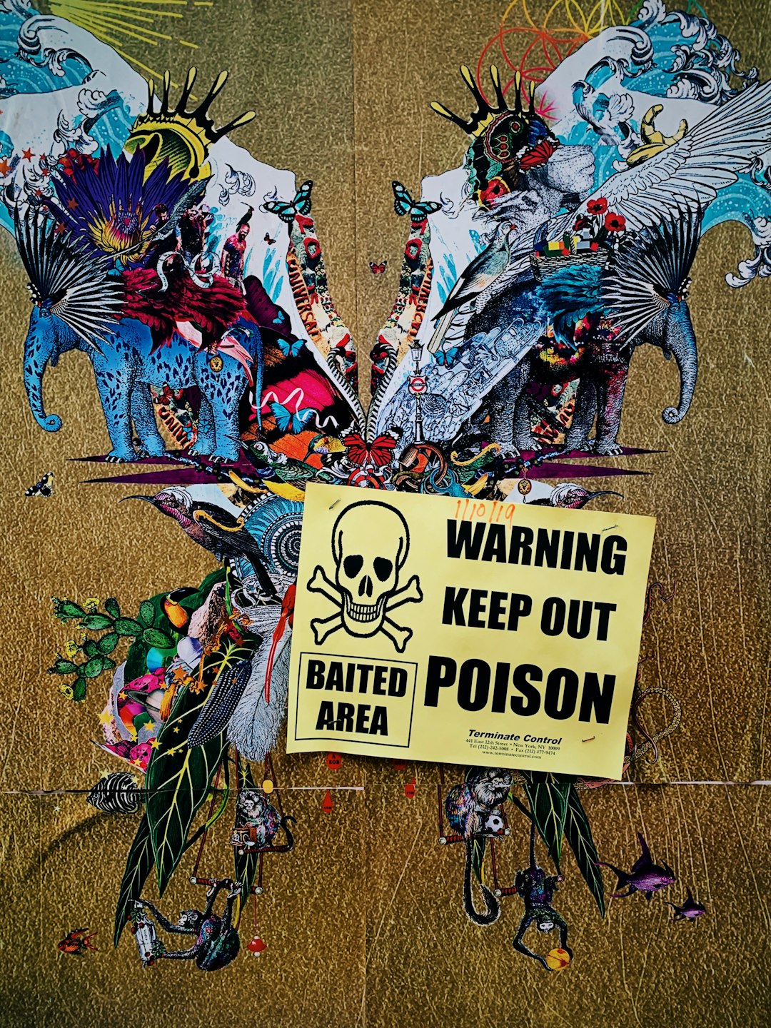 warning keep out poison baited area signage