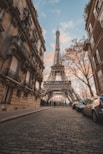 Eiffel Tower under blue sky during daytime