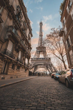 Eiffel Tower under blue sky during daytime