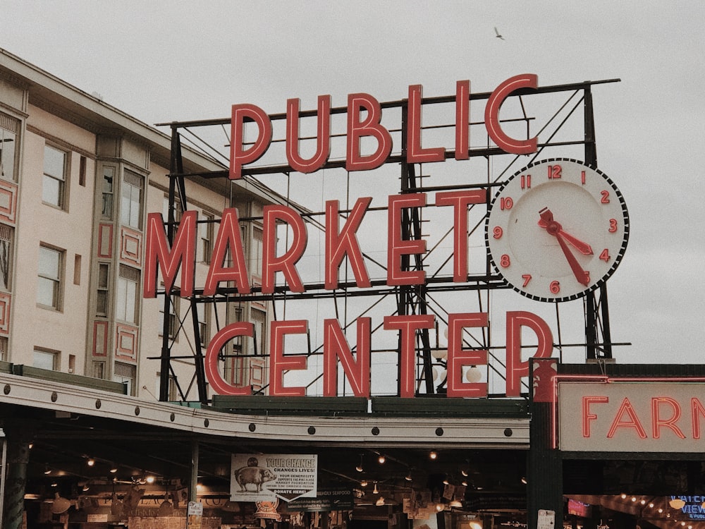 Segnaletica del centro del mercato pubblico