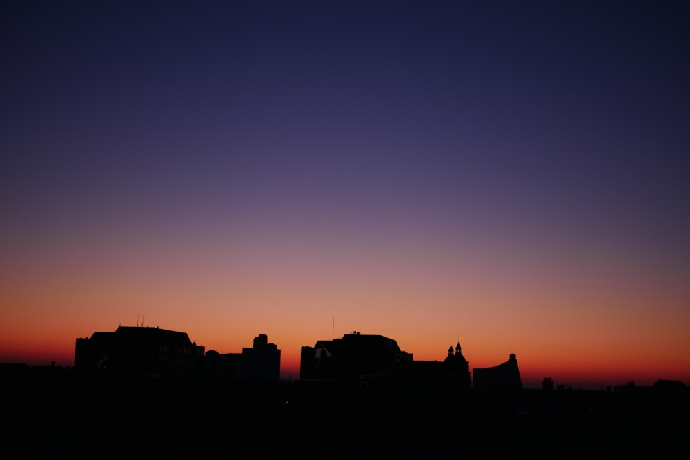 silhouette of buildings\