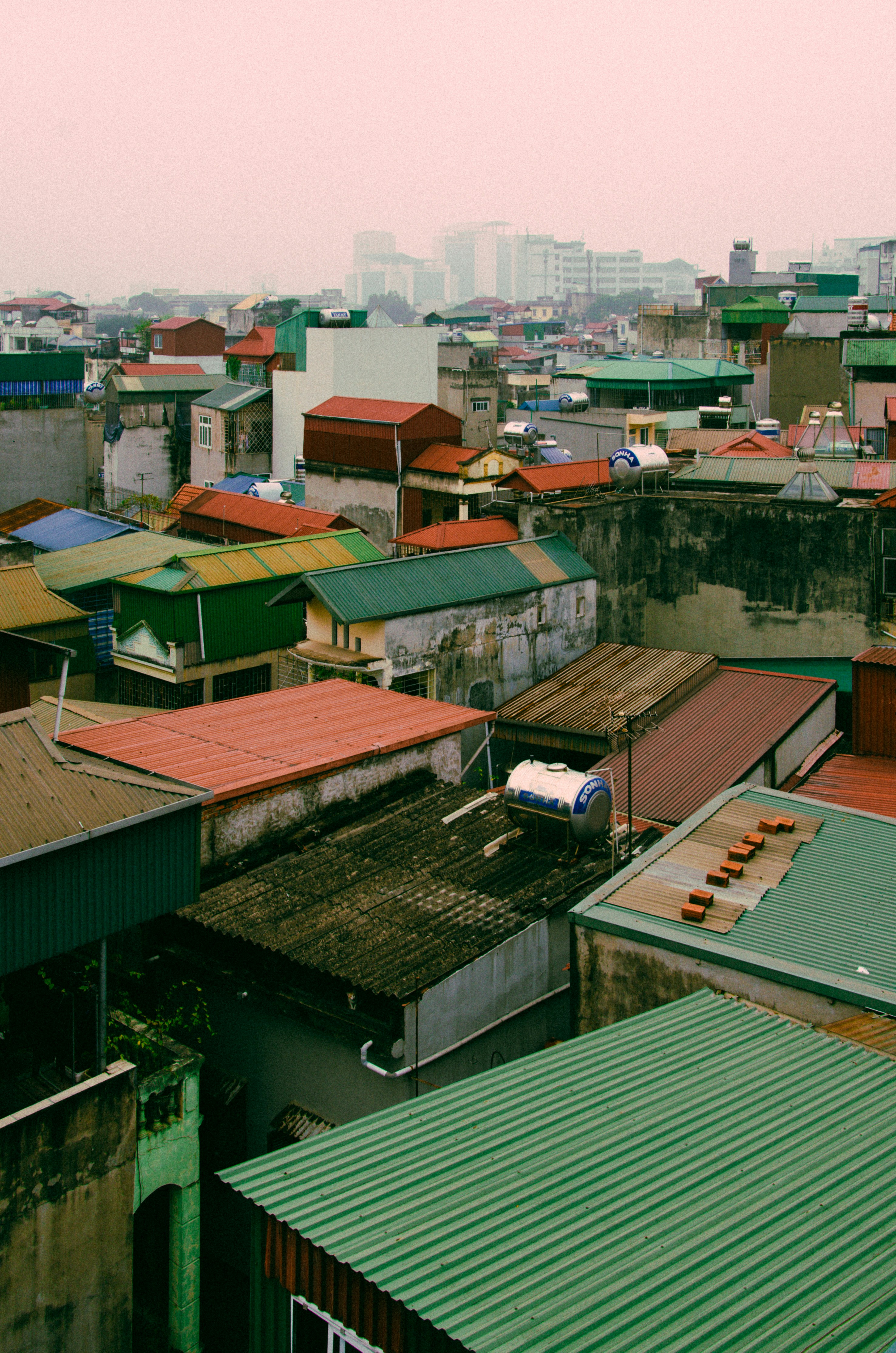 aerial photography of house under gray sky