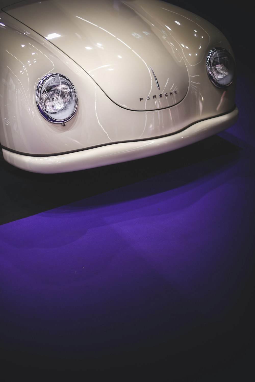 white beetle car